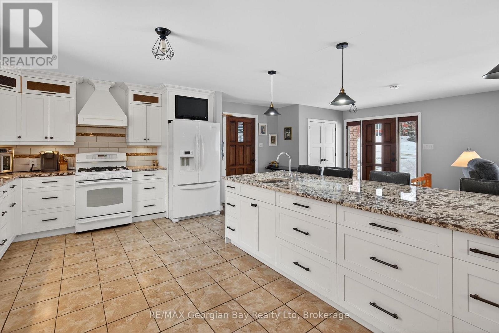 63 Lepage Drive, Penetanguishene, Ontario  L9M 1R5 - Photo 10 - S13623980