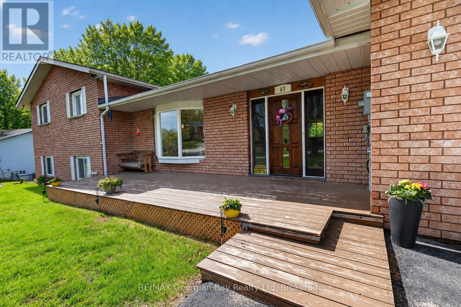 63 Lepage Drive, Penetanguishene, Ontario  L9M 1R5 - Photo 2 - S13623980