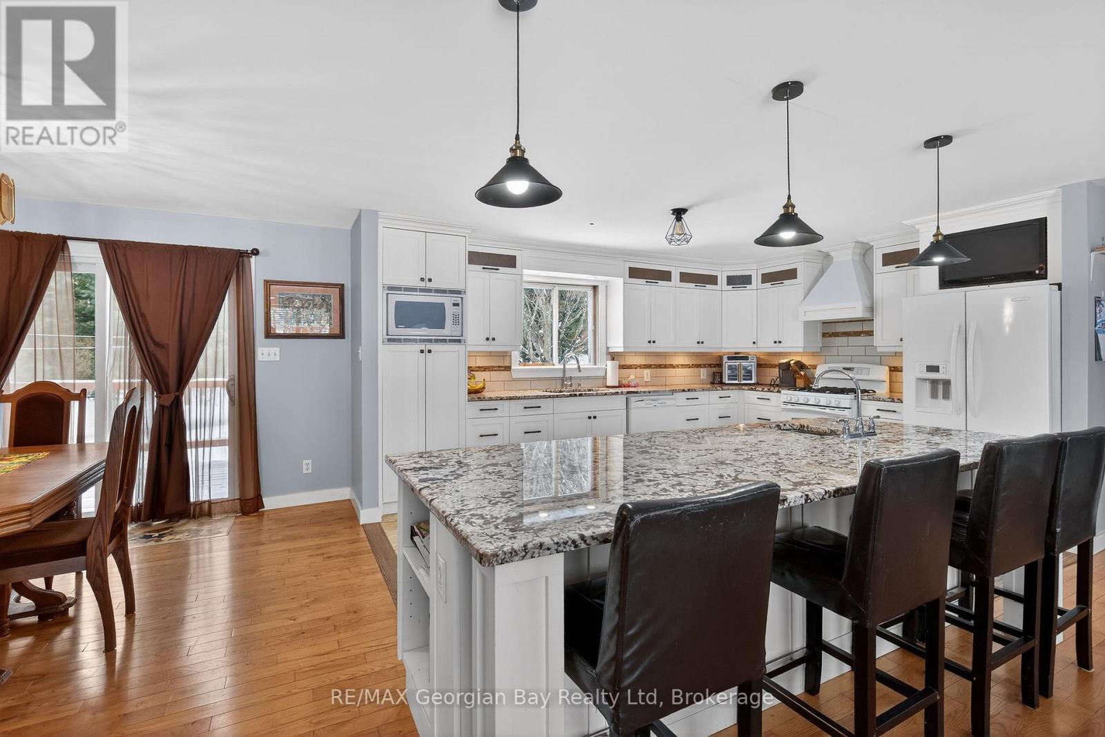 63 Lepage Drive, Penetanguishene, Ontario  L9M 1R5 - Photo 8 - S13623980