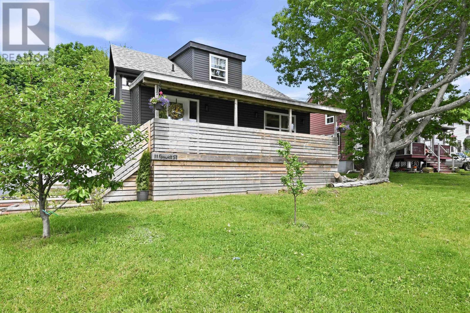 11 Fenwick Street, Dartmouth, Nova Scotia  B2Y 2J8 - Photo 1 - 202614245