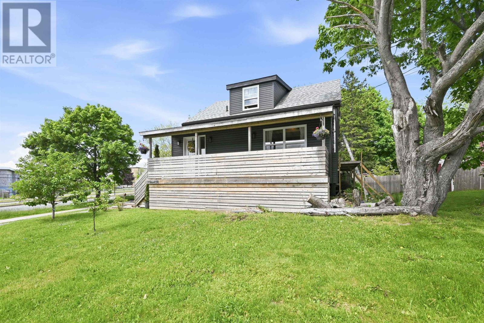 11 Fenwick Street, Dartmouth, Nova Scotia  B2Y 2J8 - Photo 35 - 202614245
