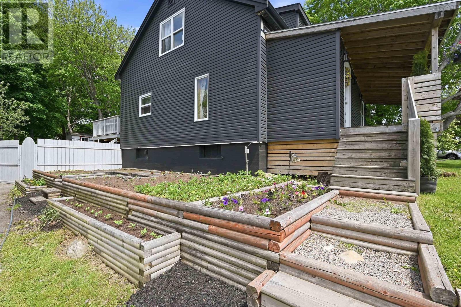 11 Fenwick Street, Dartmouth, Nova Scotia  B2Y 2J8 - Photo 50 - 202614245