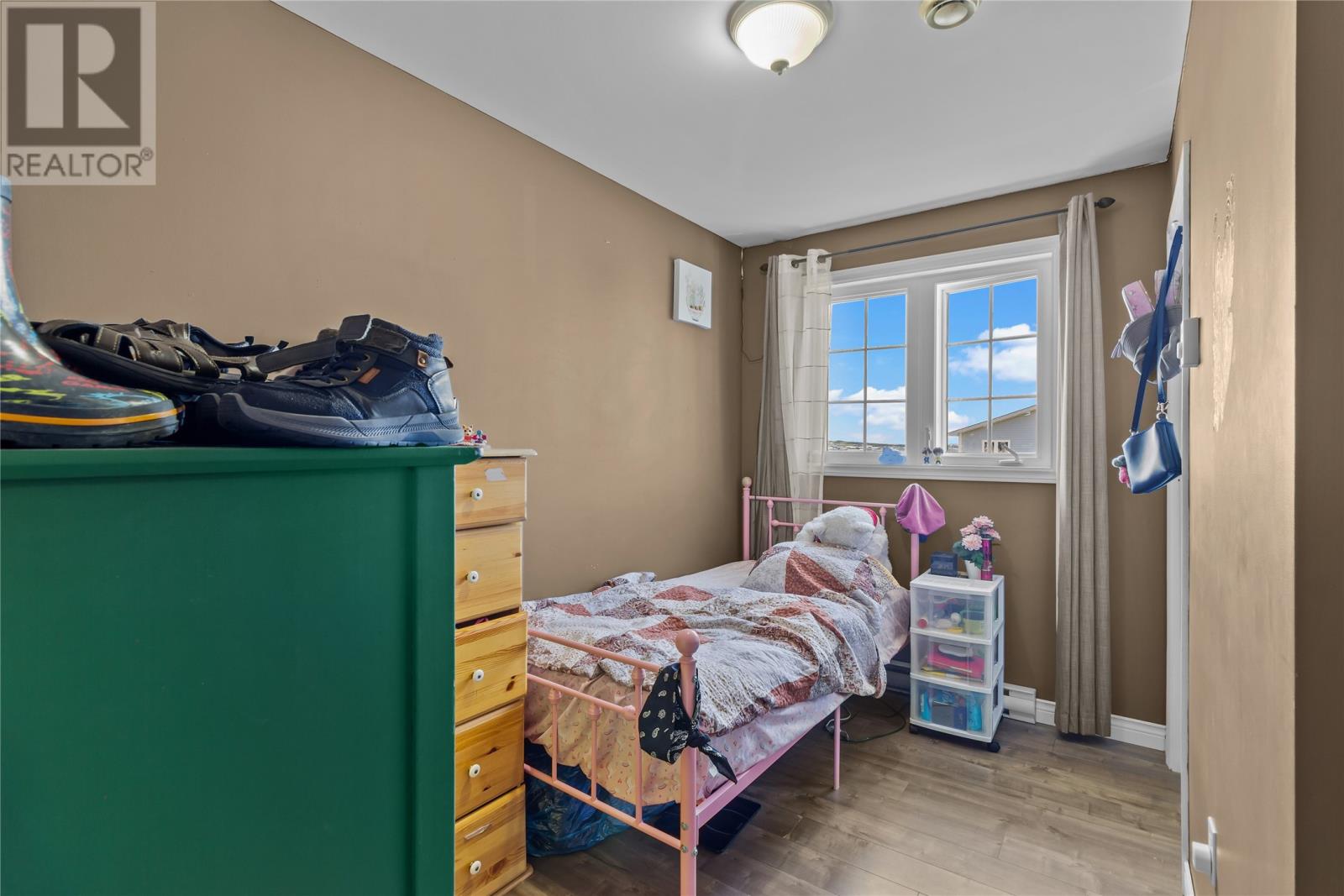 Photo 10