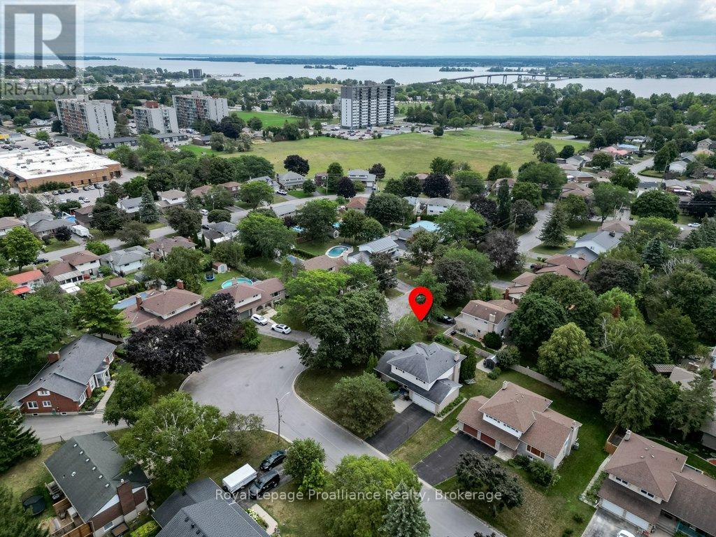 29 Hope Crescent, Belleville, Ontario  K8P 4S3 - Photo 3 - X13624070