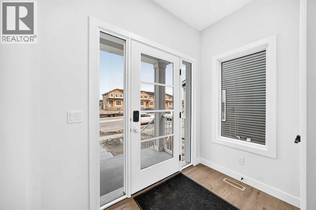 182 Lanark Gate SE, Airdrie, Alberta  T4A 3R7 - Photo 3 - A2331971