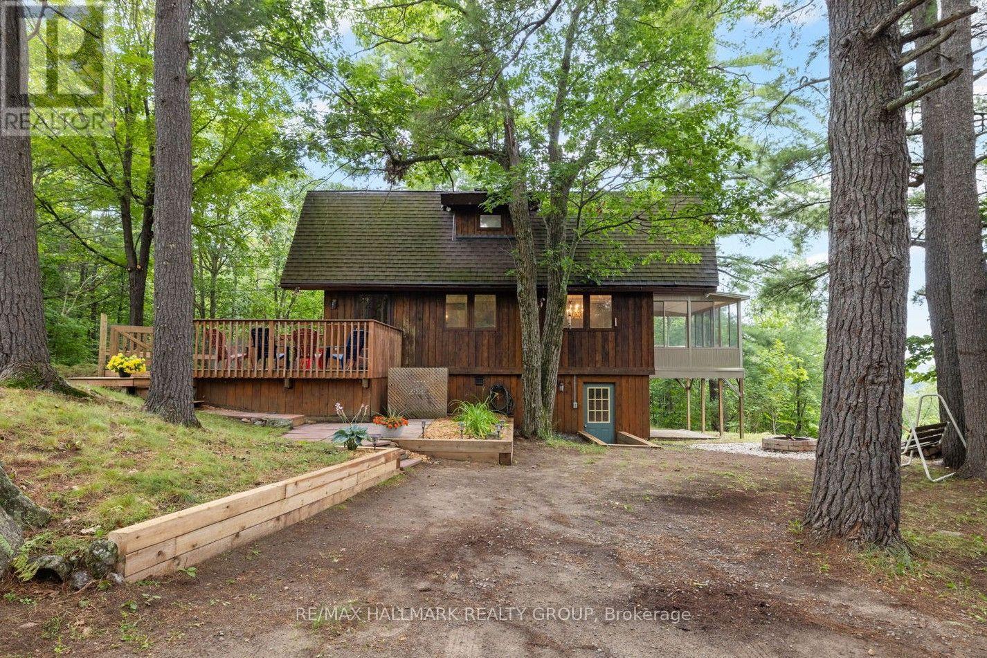 Bathurst/Burgess & Sherbrooke (Bathurst) Twp House for sale:  4 bedroom 1,100 sq.ft. (Listed 2026-07-31)