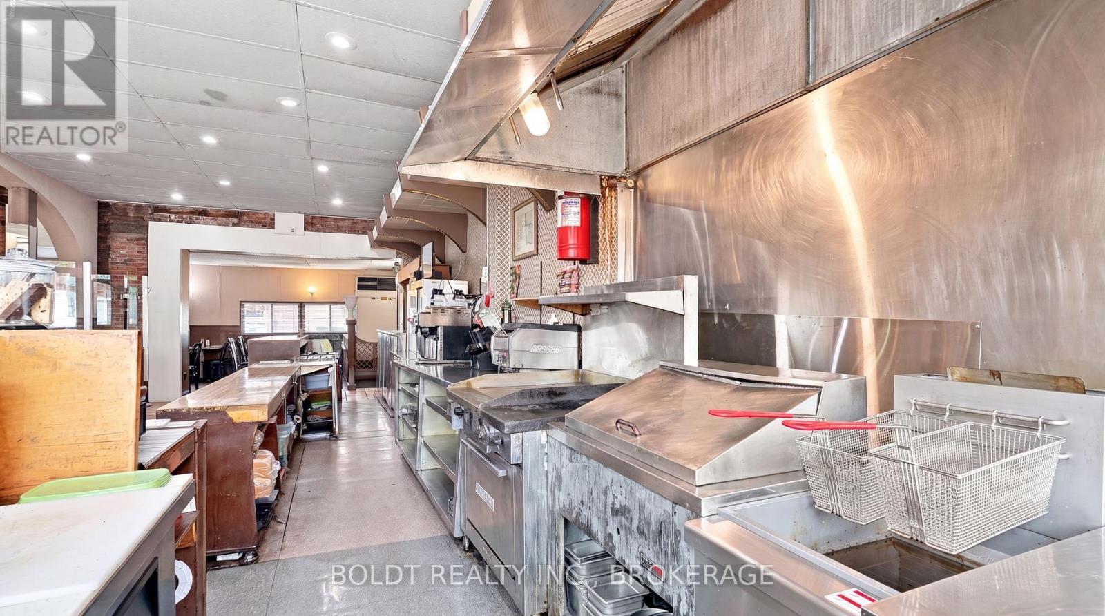 180 St. Paul Street W, St. Catharines, Ontario  L2R 3M2 - Photo 11 - X13623986