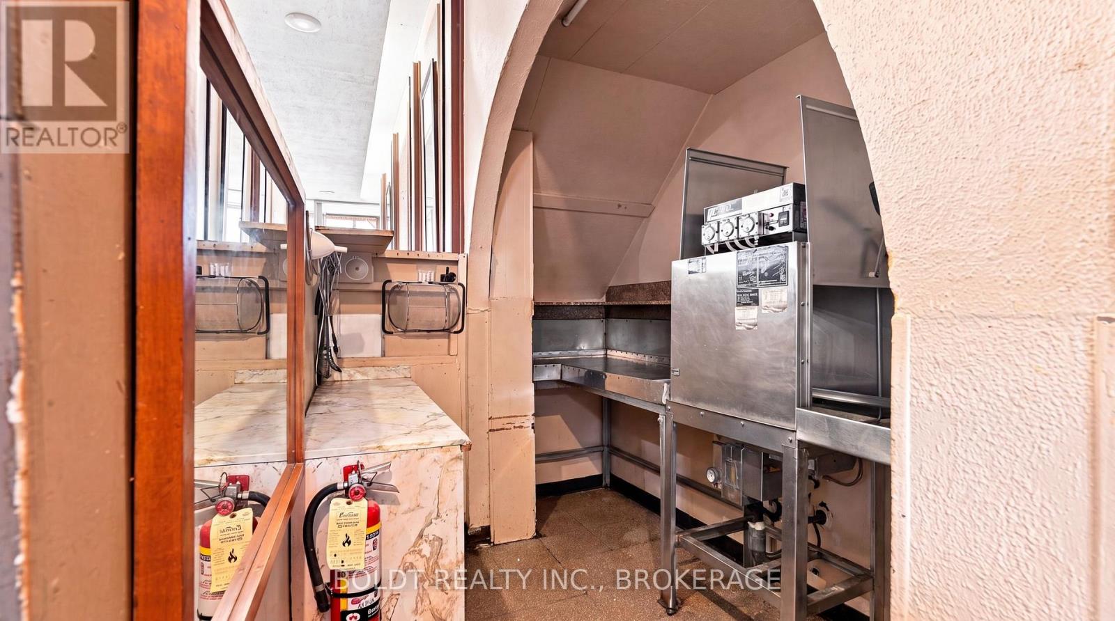 180 St. Paul Street W, St. Catharines, Ontario  L2R 3M2 - Photo 14 - X13623986