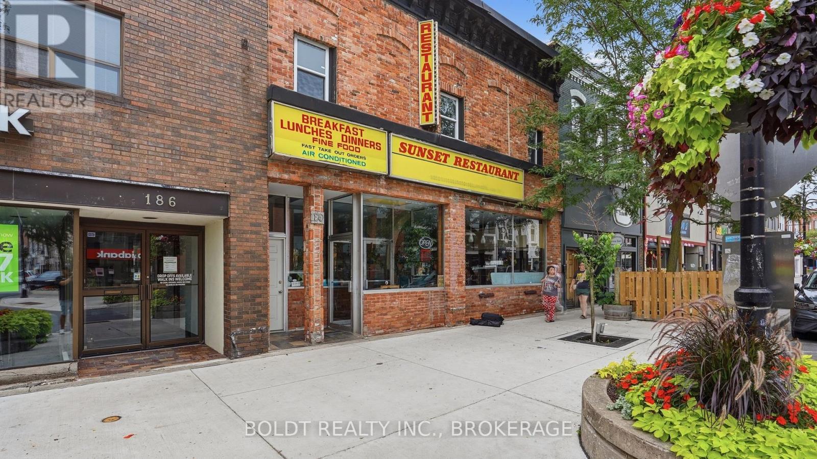 180 St. Paul Street W, St. Catharines, Ontario  L2R 3M2 - Photo 2 - X13623986