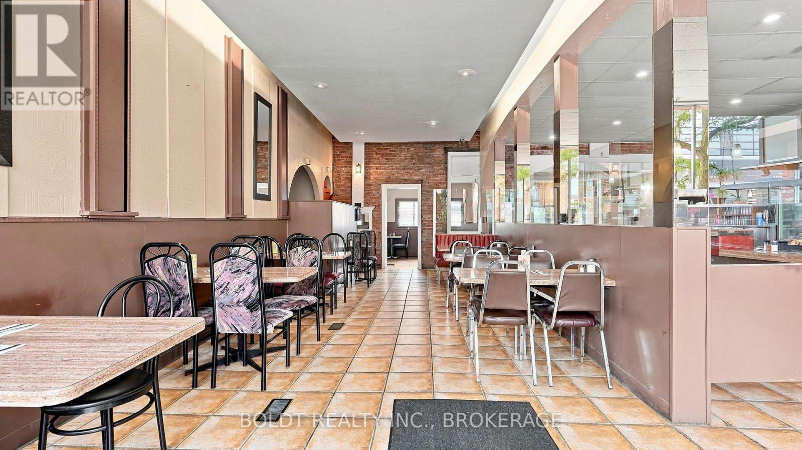 180 St. Paul Street W, St. Catharines, Ontario  L2R 3M2 - Photo 6 - X13623986
