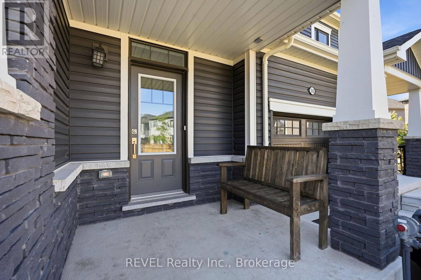 15 - 15 15 Peach Street, Thorold, Ontario  L2V 0P5 - Photo 2 - X13624020