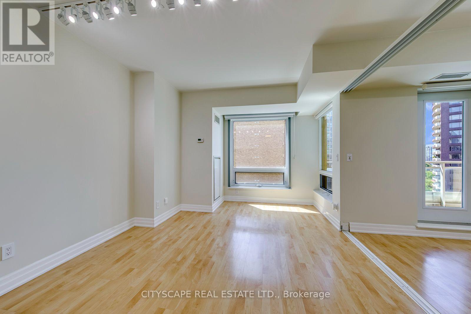 1108 - 8 Scollard Street, Toronto, Ontario  M5R 1M2 - Photo 4 - C13624086