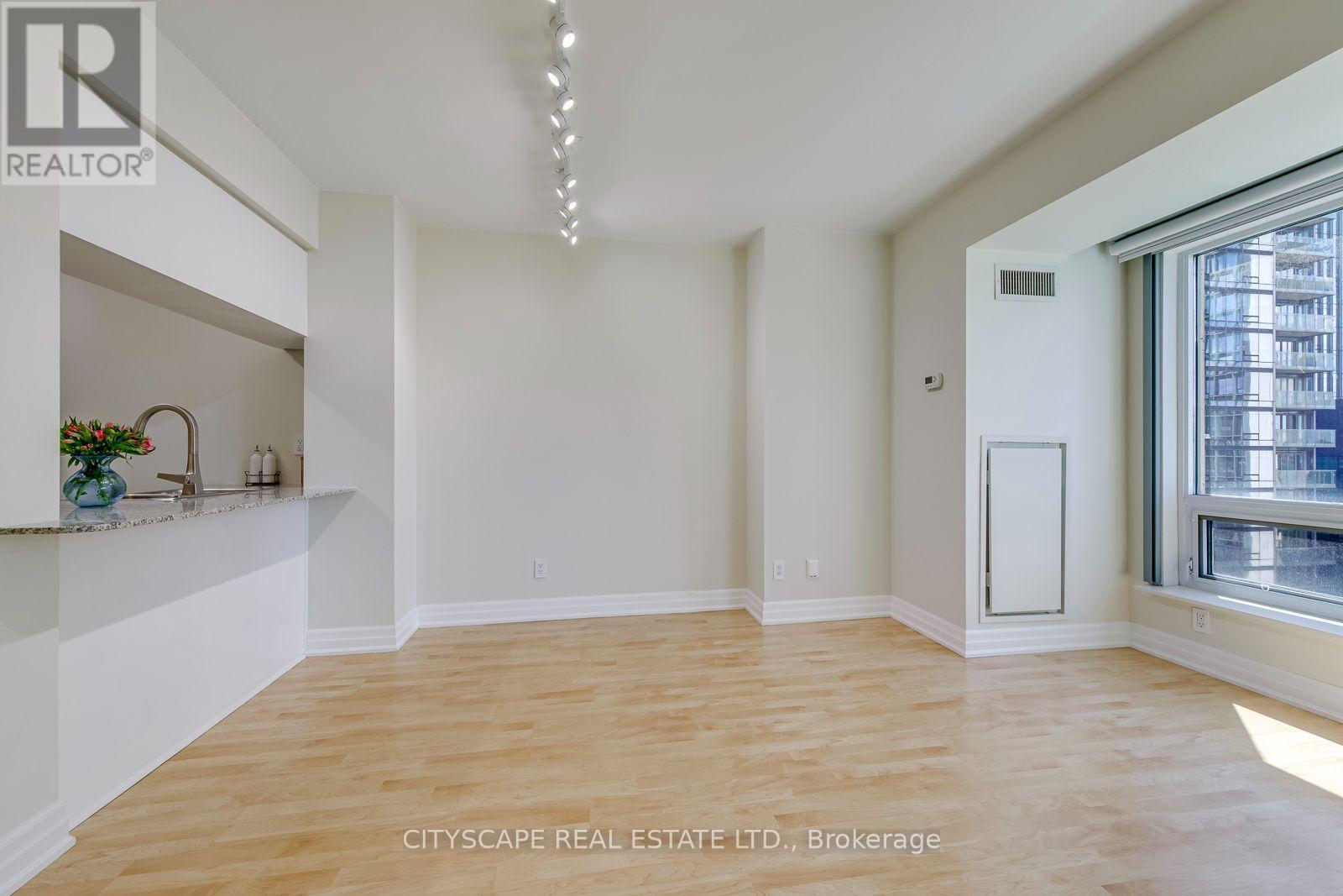 1108 - 8 Scollard Street, Toronto, Ontario  M5R 1M2 - Photo 6 - C13624086