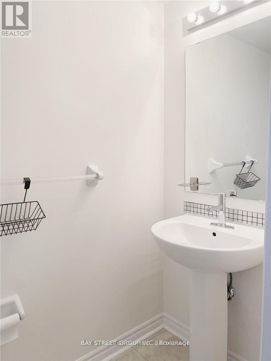 23 - 11 Eaton Park Lane, Toronto, Ontario M1W 0A5 - Photo 5 - E13624000