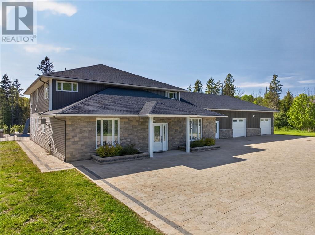 5381 Desmarais, Sudbury, Ontario  P3P 1R7 - Photo 8 - 2129570