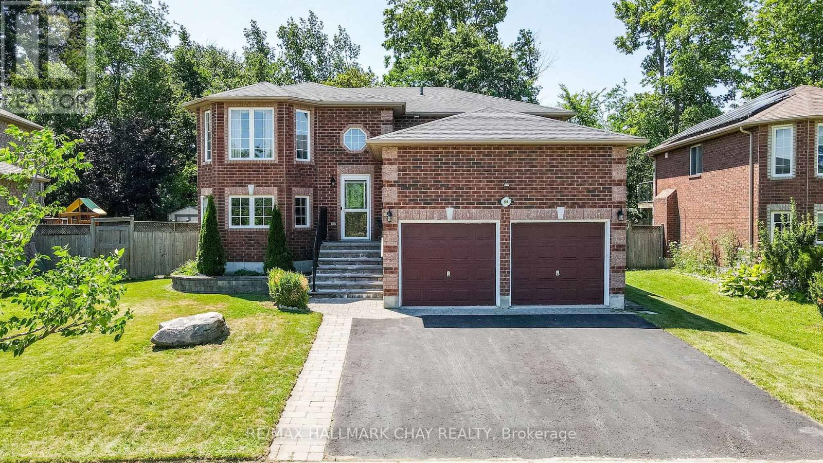 94 Sandringham Drive, Barrie, Ontario  L4M 7J5 - Photo 2 - S13624004