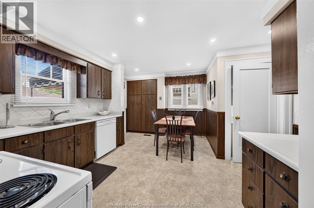 2333 Chilver, Windsor, Ontario  N8W 2V6 - Photo 11 - 26018500