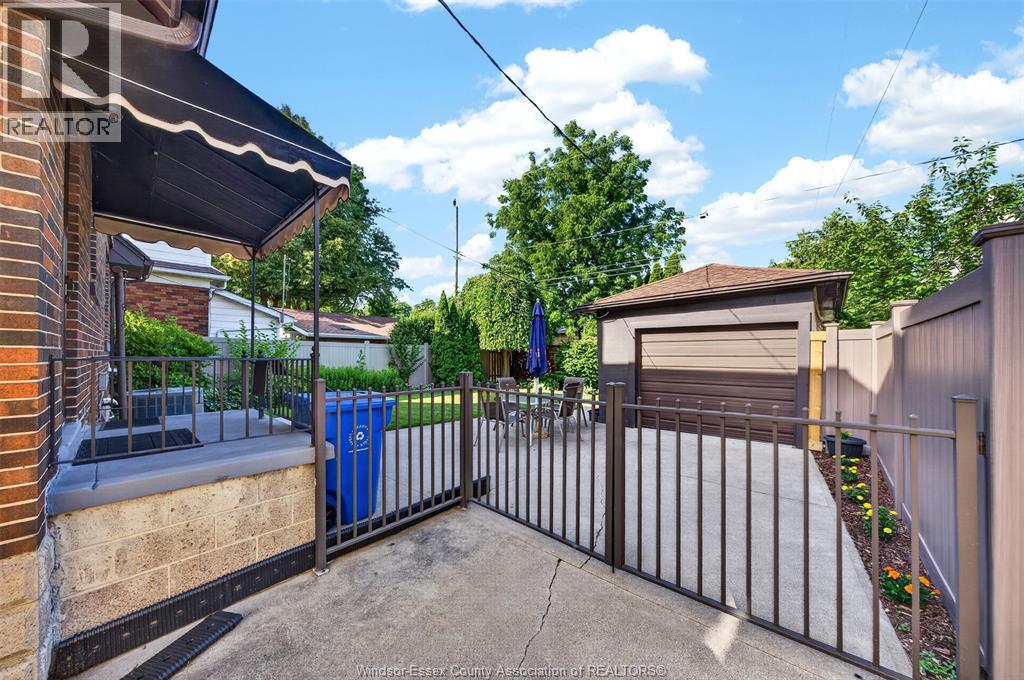 2333 Chilver, Windsor, Ontario  N8W 2V6 - Photo 3 - 26018500