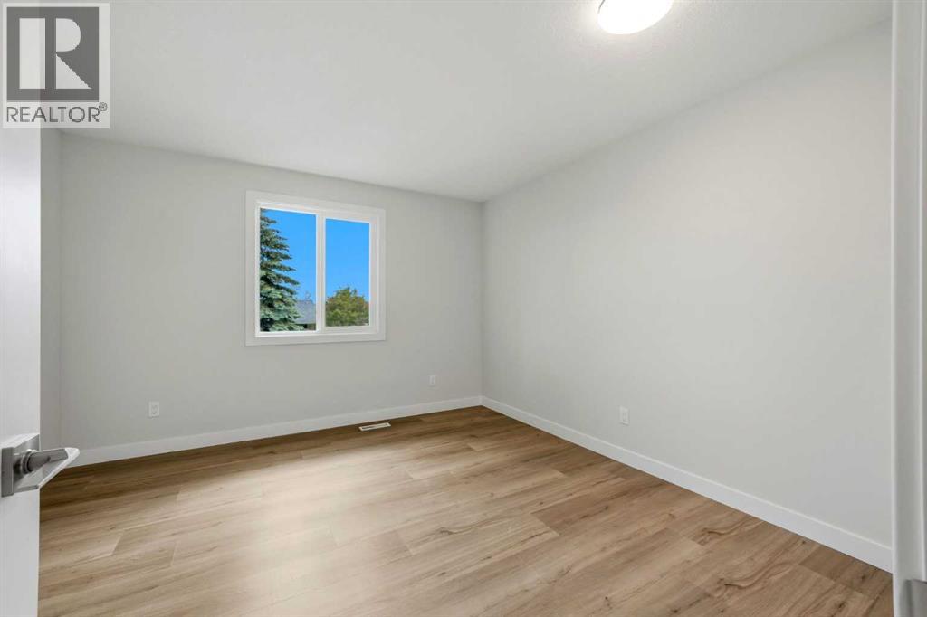 131 Fallswater Road NE, Calgary, Alberta  T3J 1B2 - Photo 14 - A2324671