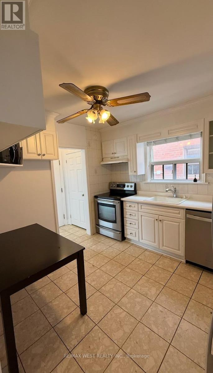 2 - 108 Kirknewton Road, Toronto, Ontario  M6E 3Y2 - Photo 7 - W13624022