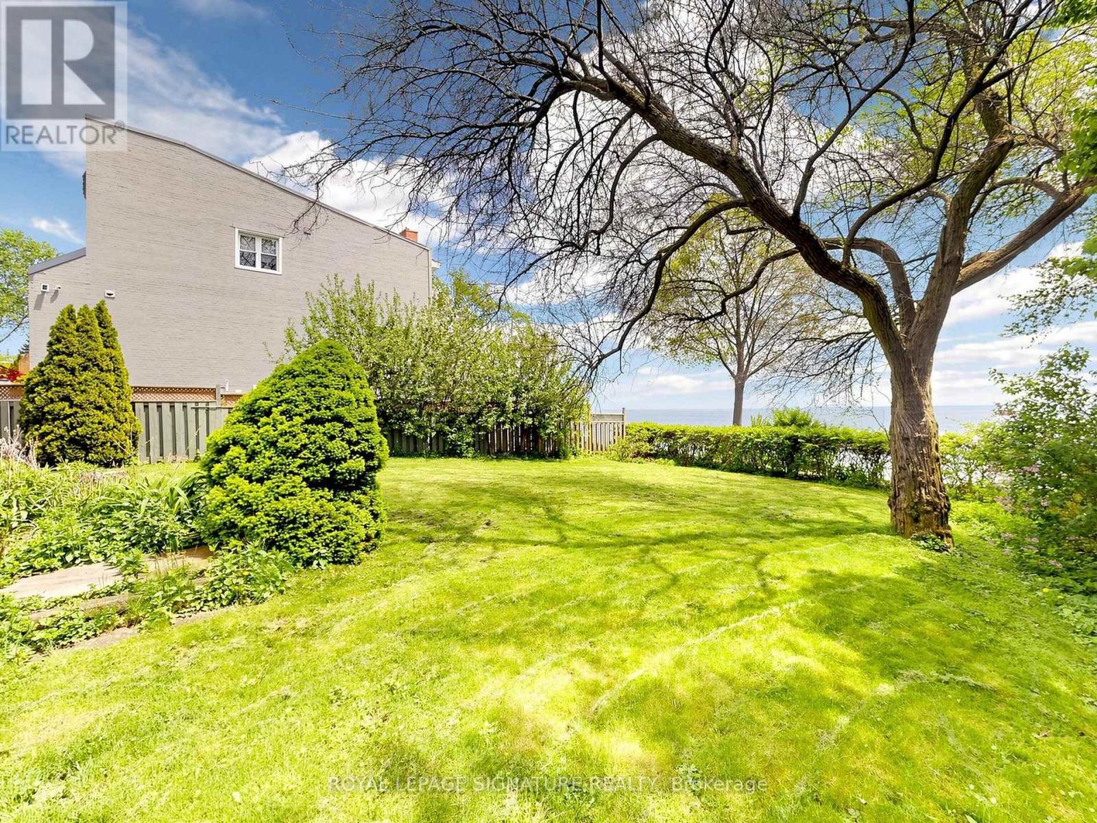 2094 Water's Edge Drive, Oakville, Ontario  L6L 1A4 - Photo 2 - W13624088