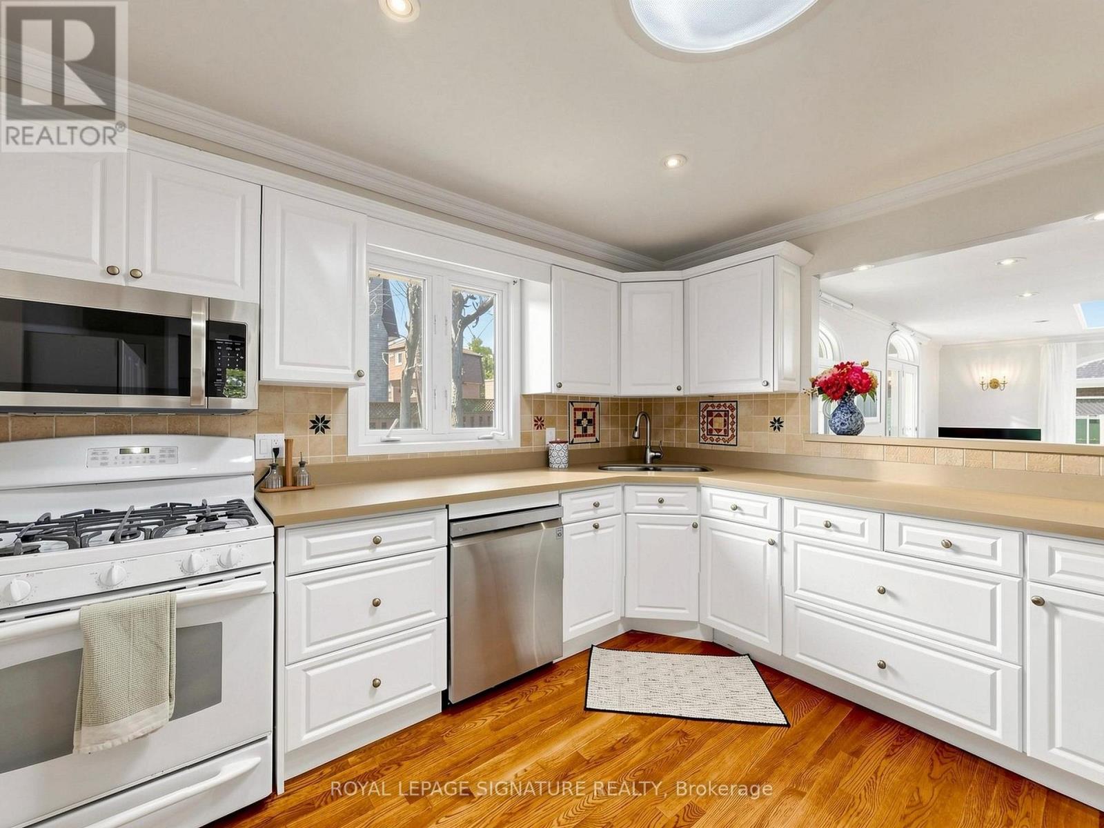 2094 Water's Edge Drive, Oakville, Ontario  L6L 1A4 - Photo 9 - W13624088