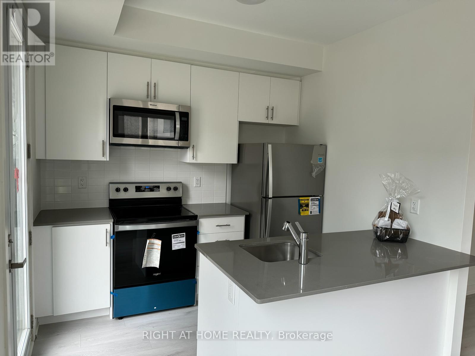2 - 3562 Colonial Drive, Mississauga, Ontario  L5L 5R9 - Photo 4 - W13606764