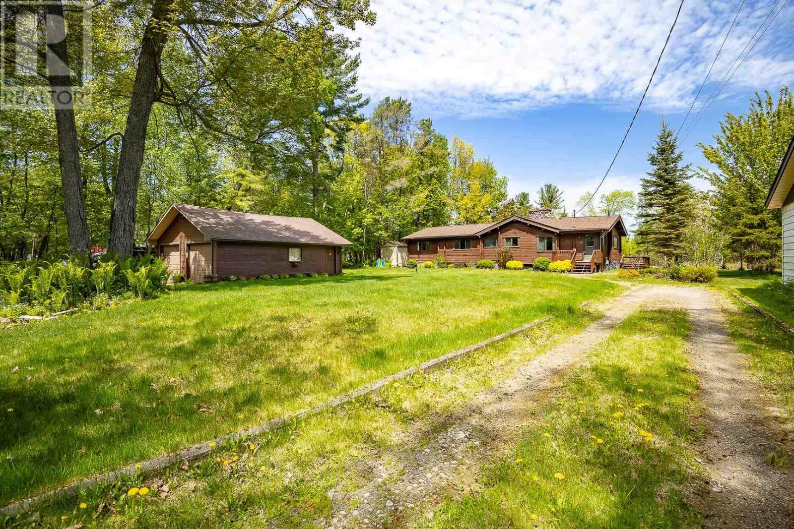 144 Pointe Louise Dr, Sault Ste Marie, Ontario  P6A 5K6 - Photo 2 - SM261735