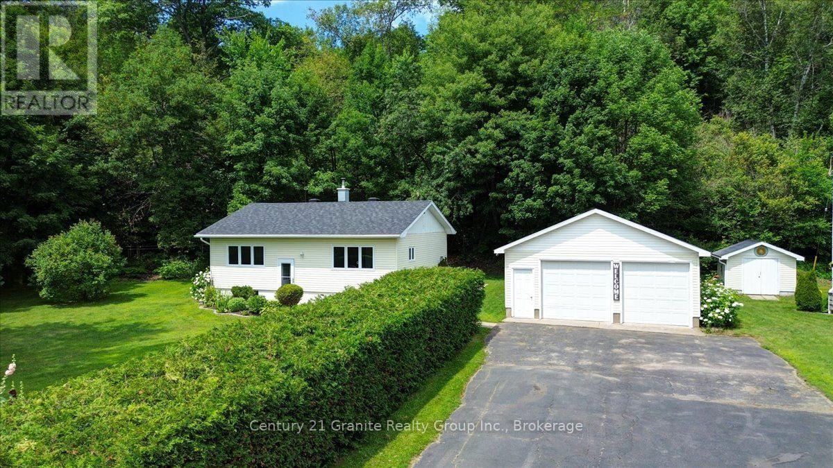 205 MAXWELL SETTLEMENT ROAD, Bancroft, Ontario