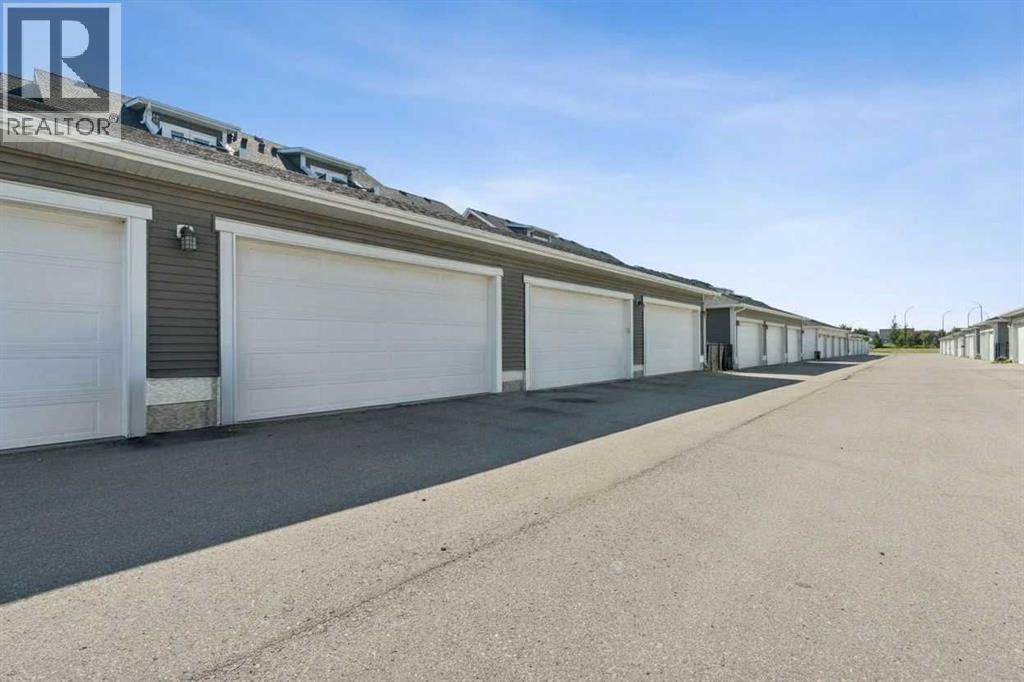 152 South Point Court SW, Airdrie, Alberta  T4B 4K9 - Photo 32 - A2330174