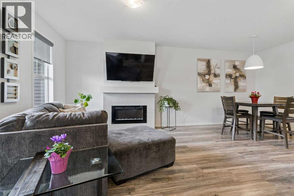 152 South Point Court SW, Airdrie, Alberta  T4B 4K9 - Photo 4 - A2330174