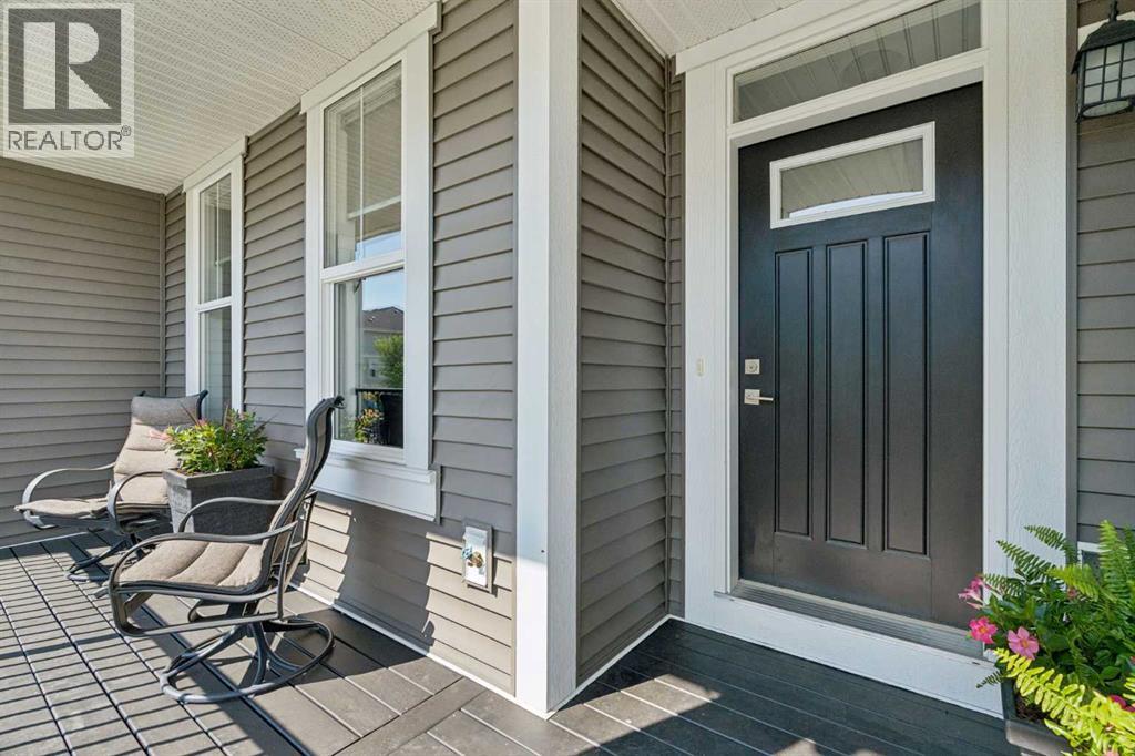 152 South Point Court SW, Airdrie, Alberta  T4B 4K9 - Photo 2 - A2330174