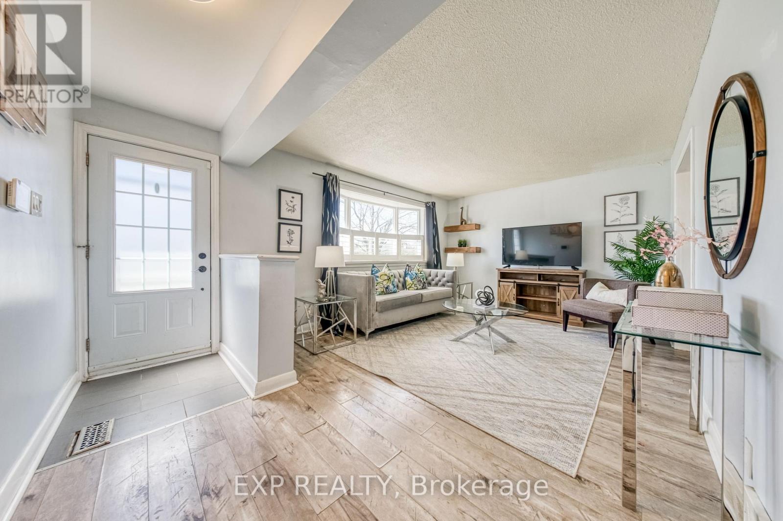 752 Eastbourne Avenue, Oshawa, Ontario  L1G 1P3 - Photo 3 - E13624136