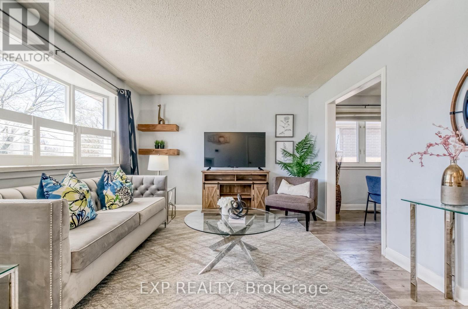752 Eastbourne Avenue, Oshawa, Ontario  L1G 1P3 - Photo 4 - E13624136