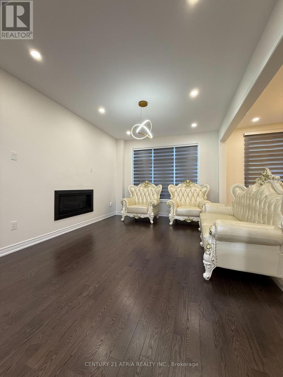 345 Silk Twist Drive, East Gwillimbury, Ontario  L9N 1R8 - Photo 3 - N13624108