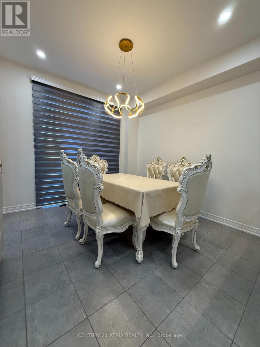 345 Silk Twist Drive, East Gwillimbury, Ontario  L9N 1R8 - Photo 7 - N13624108