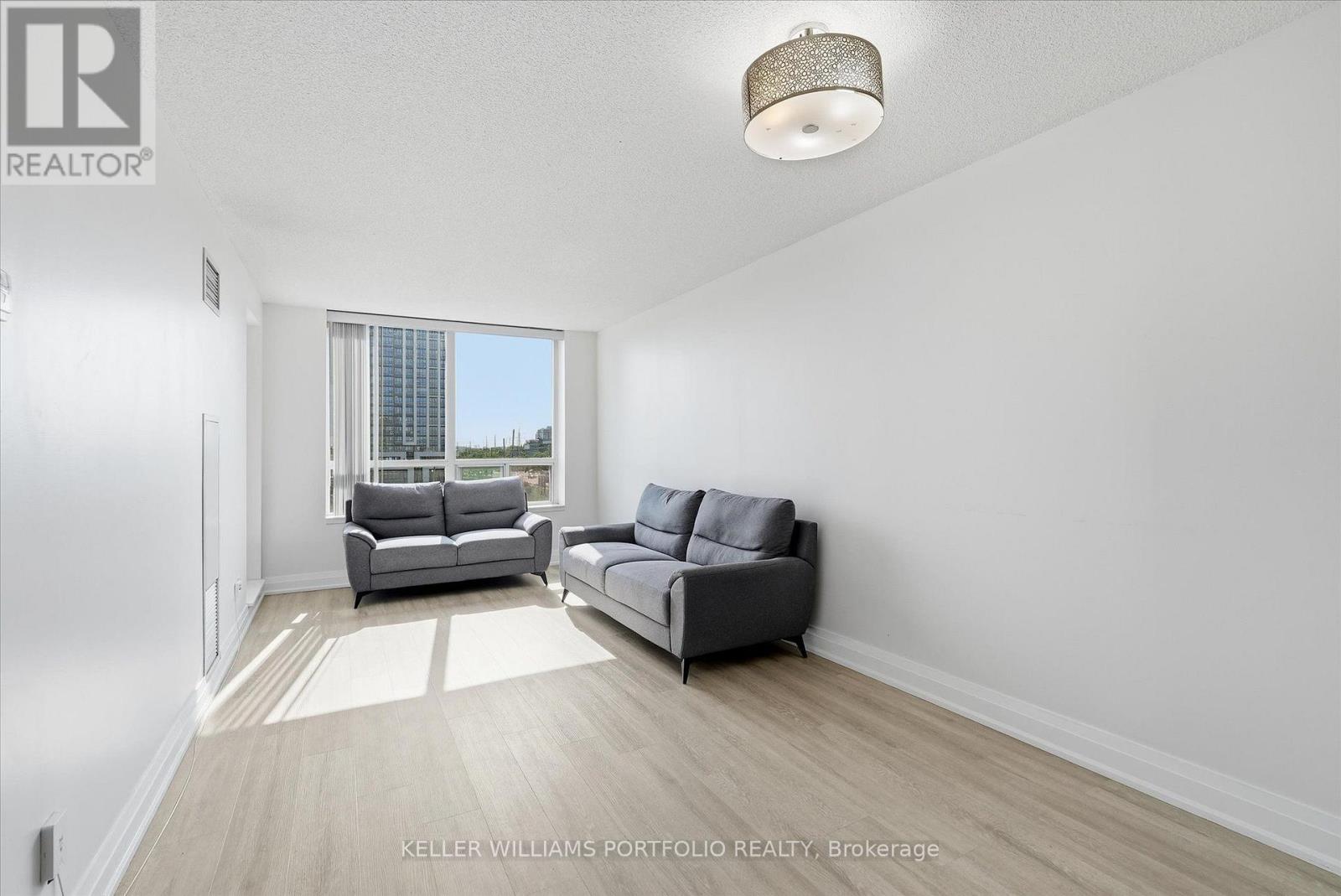 607 - 48 Suncrest Boulevard, Markham (Commerce Valley), Ontario  L3T 7Y5 - Photo 14 - N13624174