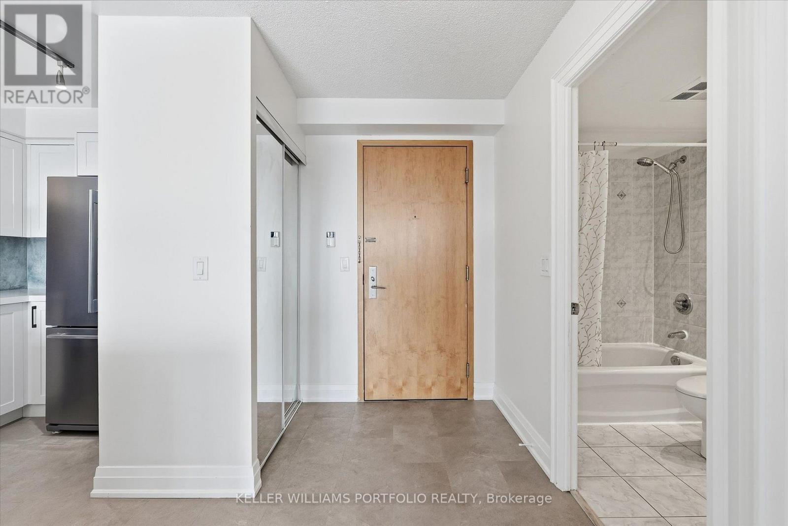 607 - 48 Suncrest Boulevard, Markham (Commerce Valley), Ontario  L3T 7Y5 - Photo 7 - N13624174