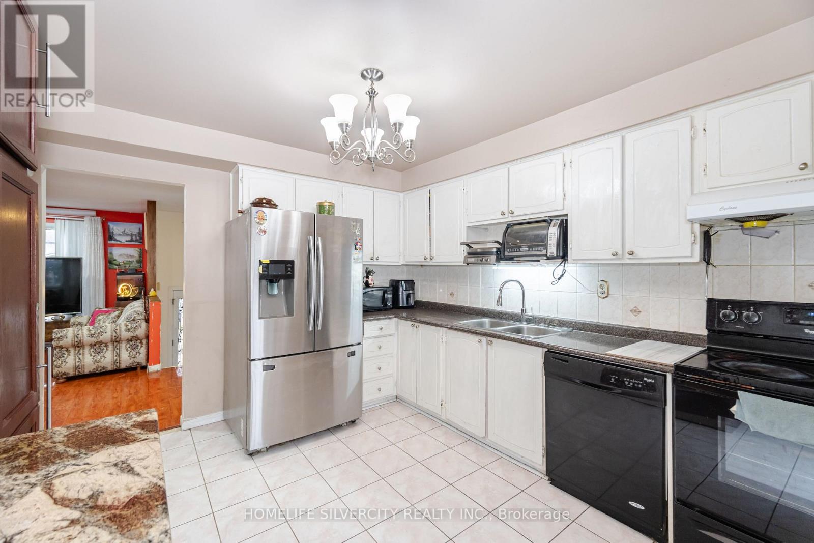 3315 Dwiggin Avenue, Mississauga, Ontario  L4T 3J3 - Photo 14 - W13624128