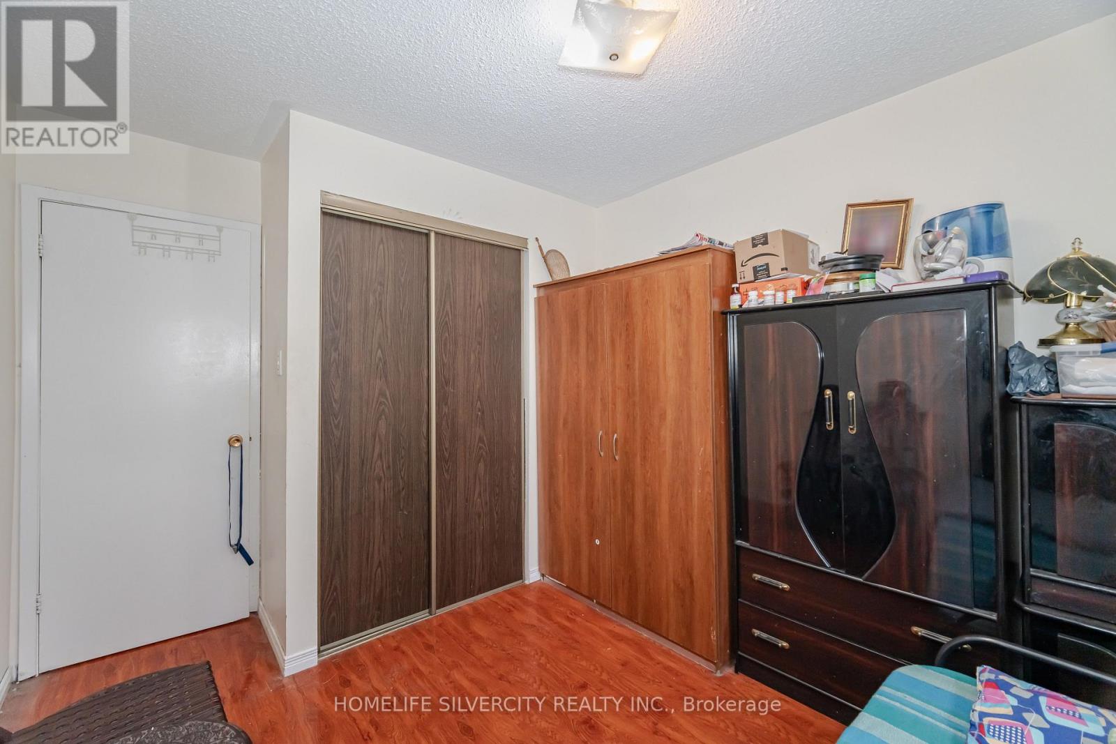 3315 Dwiggin Avenue, Mississauga, Ontario  L4T 3J3 - Photo 21 - W13624128