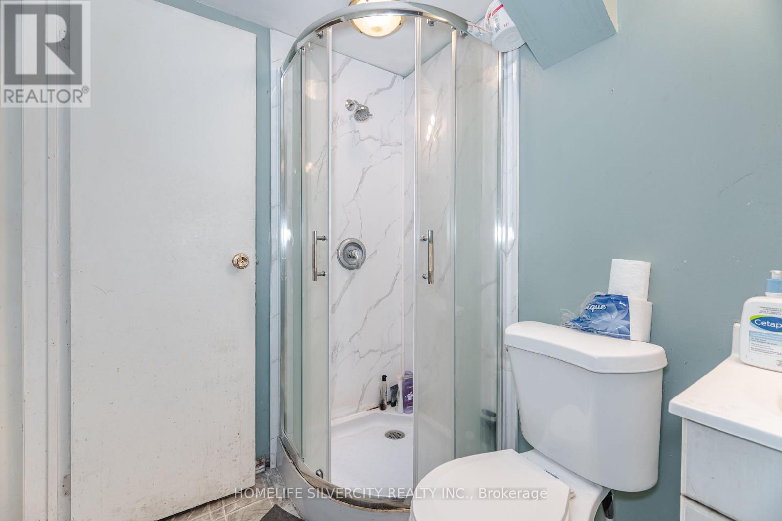 3315 Dwiggin Avenue, Mississauga, Ontario  L4T 3J3 - Photo 27 - W13624128