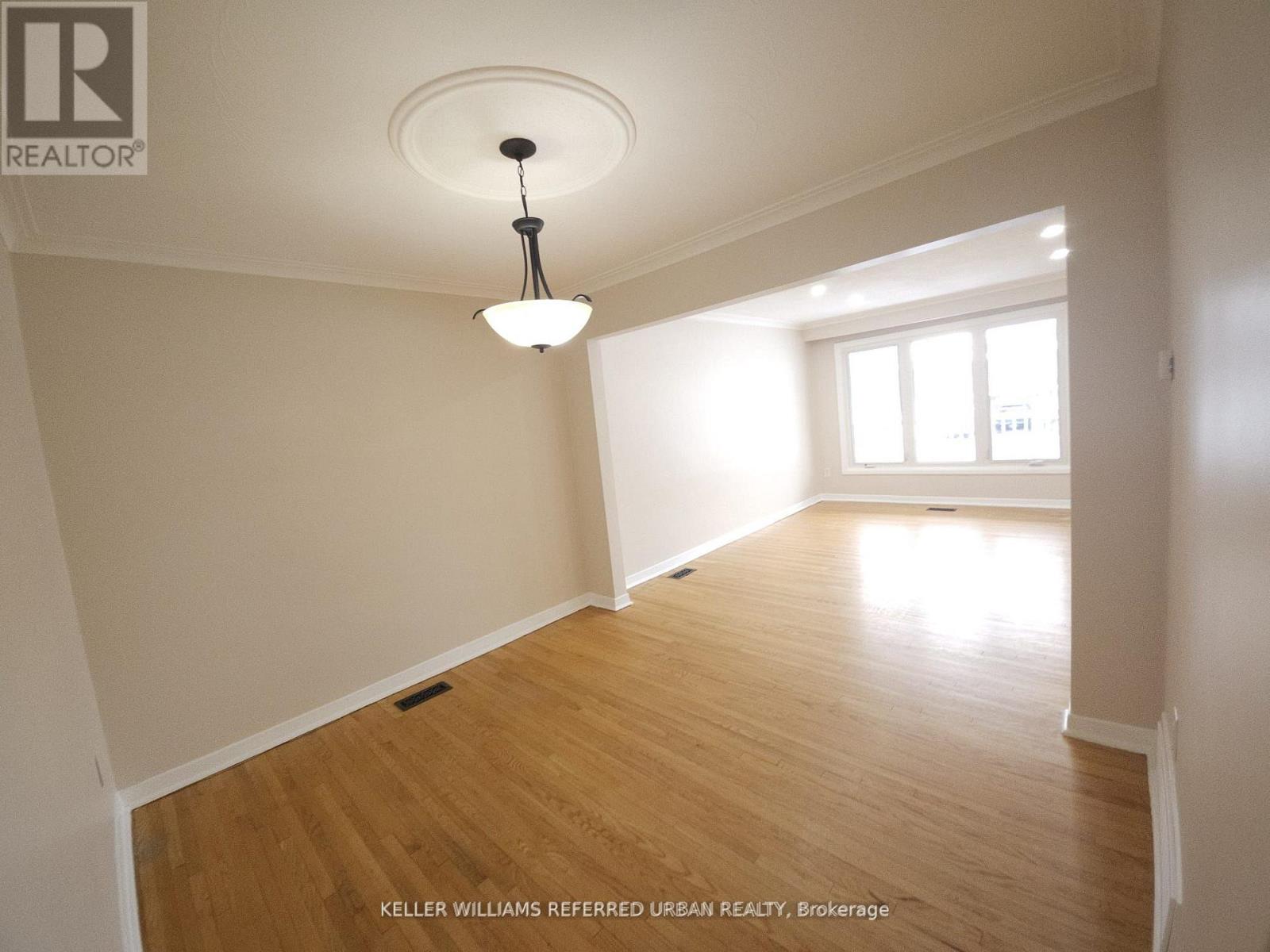 30 Picaro Drive, Toronto, Ontario  M3N 2B5 - Photo 8 - W13624200