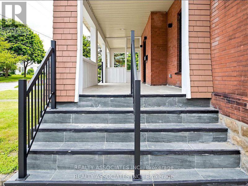 6058 Culp Street, Niagara Falls, Ontario  L2G 2B7 - Photo 4 - X13624104