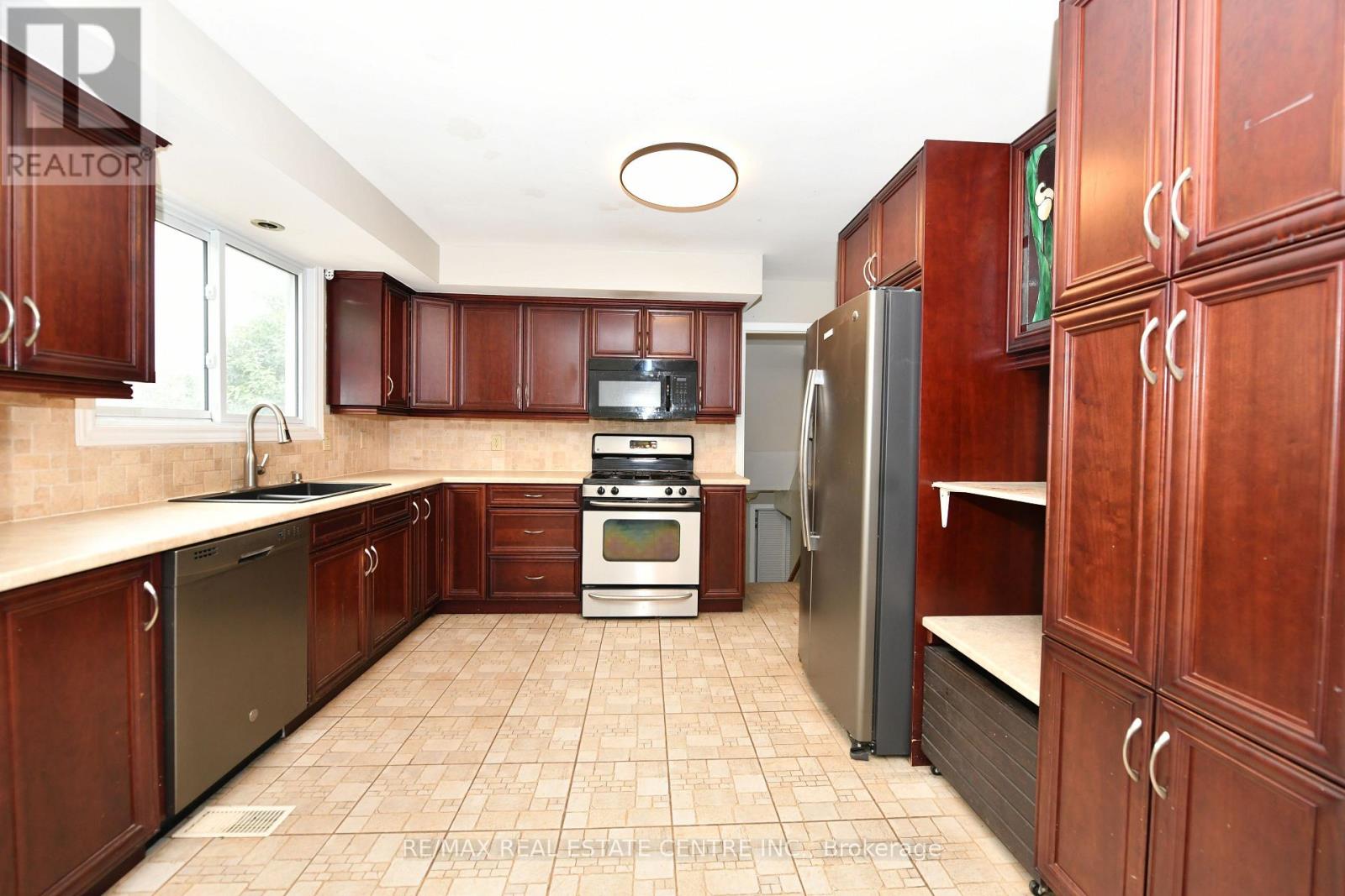 37 Ebury Crescent, London South, Ontario  N6C 3E1 - Photo 3 - X13624120