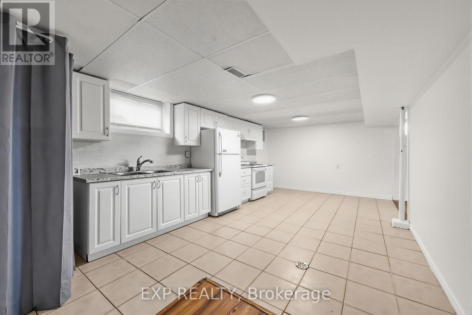 Lower - 847 Upper Ottawa Street, Hamilton, Ontario  L8T 3V4 - Photo 2 - X13624184