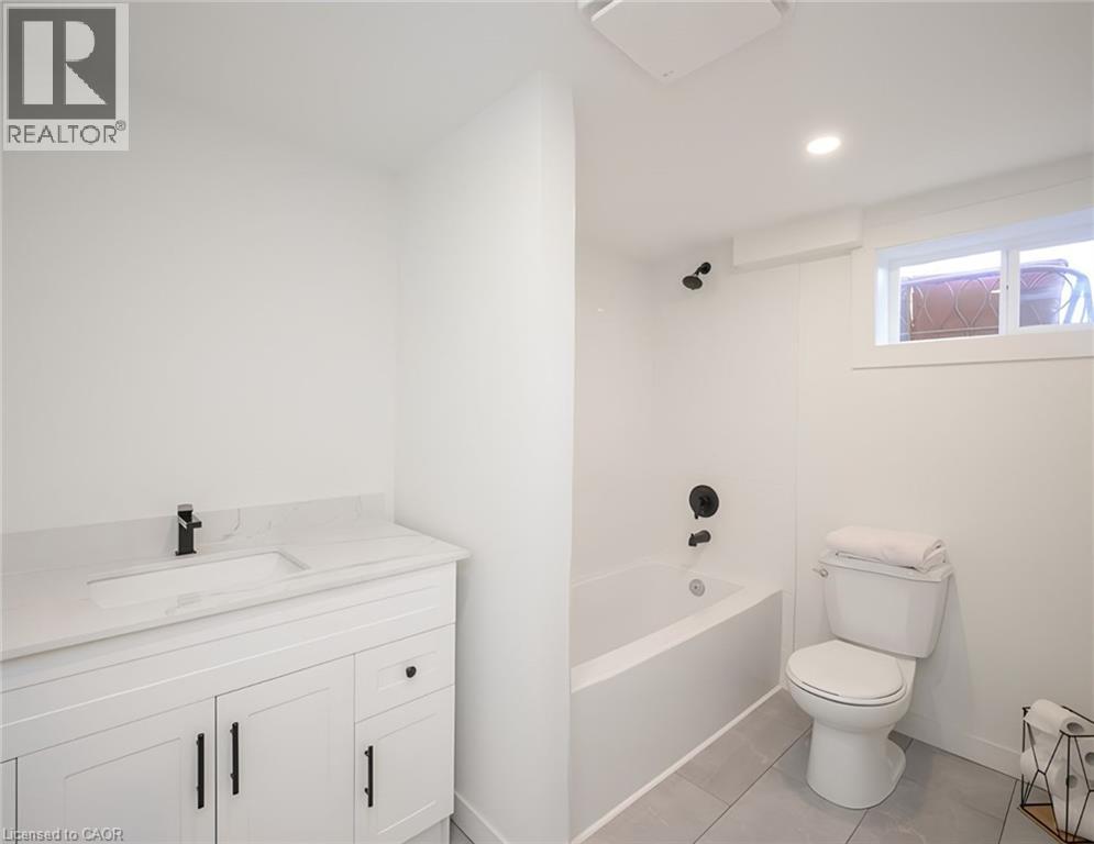781 Ninth Avenue Unit# Lower, Hamilton, Ontario  L8T 2A7 - Photo 4 - 40852016