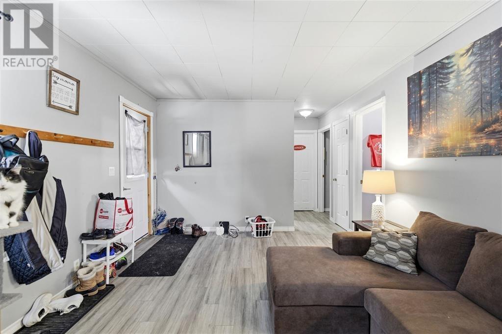 233 Federation St, Thessalon, Ontario P0R 1L0 - Photo 2 - SM261535