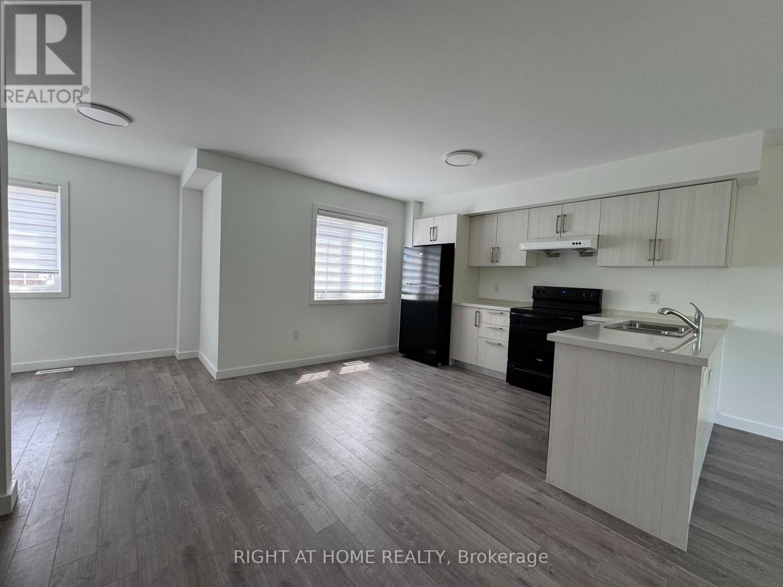 (MAIN) - 133 HIGHRIVER TRAIL, Welland, Ontario