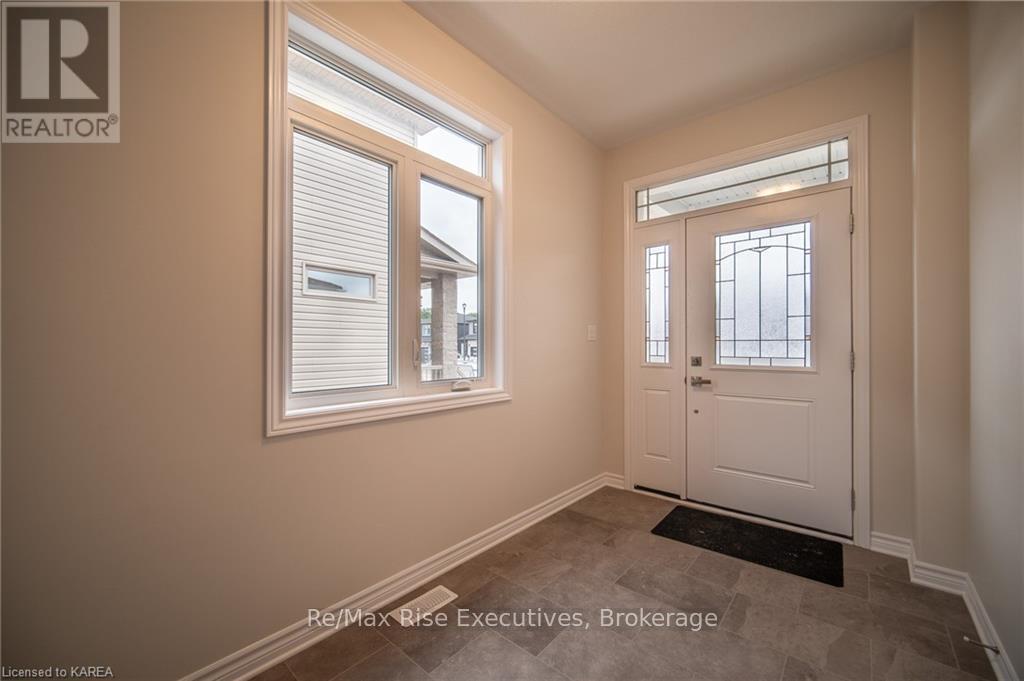 1673 Brookedayle Avenue, Kingston, Ontario K7P 0T1 - Photo 4 - X13624436