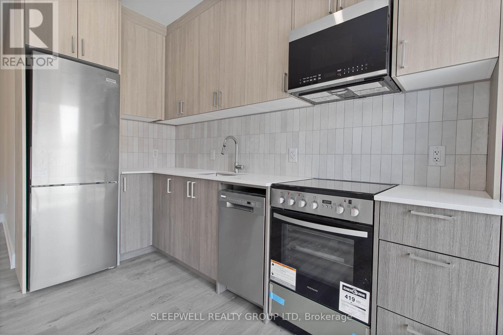 303 - 370 Cambridge Street N, Ottawa, Ontario  K1R 7B7 - Photo 2 - X13624254